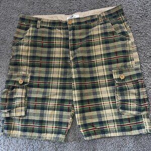 ELETOP men's green multicolor tartan plaid cargo shorts -Good Condition Size  38